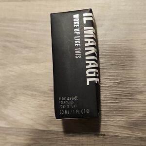 IL MAKIAGE Wake Up Like This Foundation
